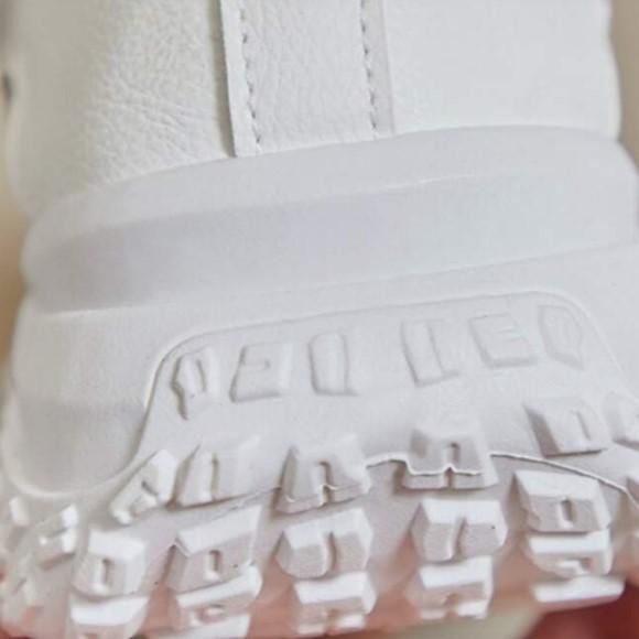 Women's White Sneaker Shoes